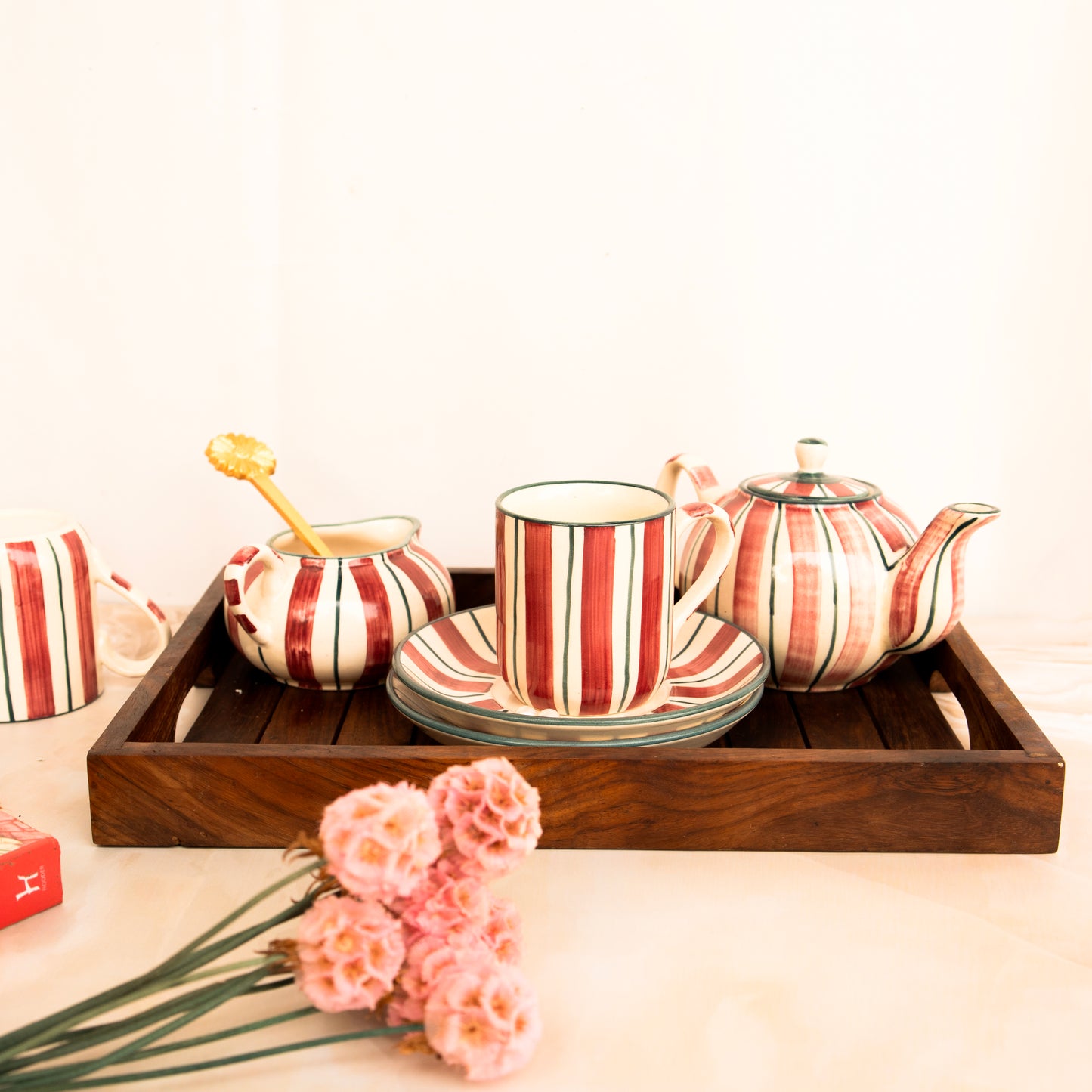 Crimson stripes tea set