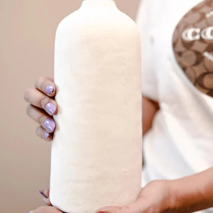Lucid white vase - https://artecasa.in/