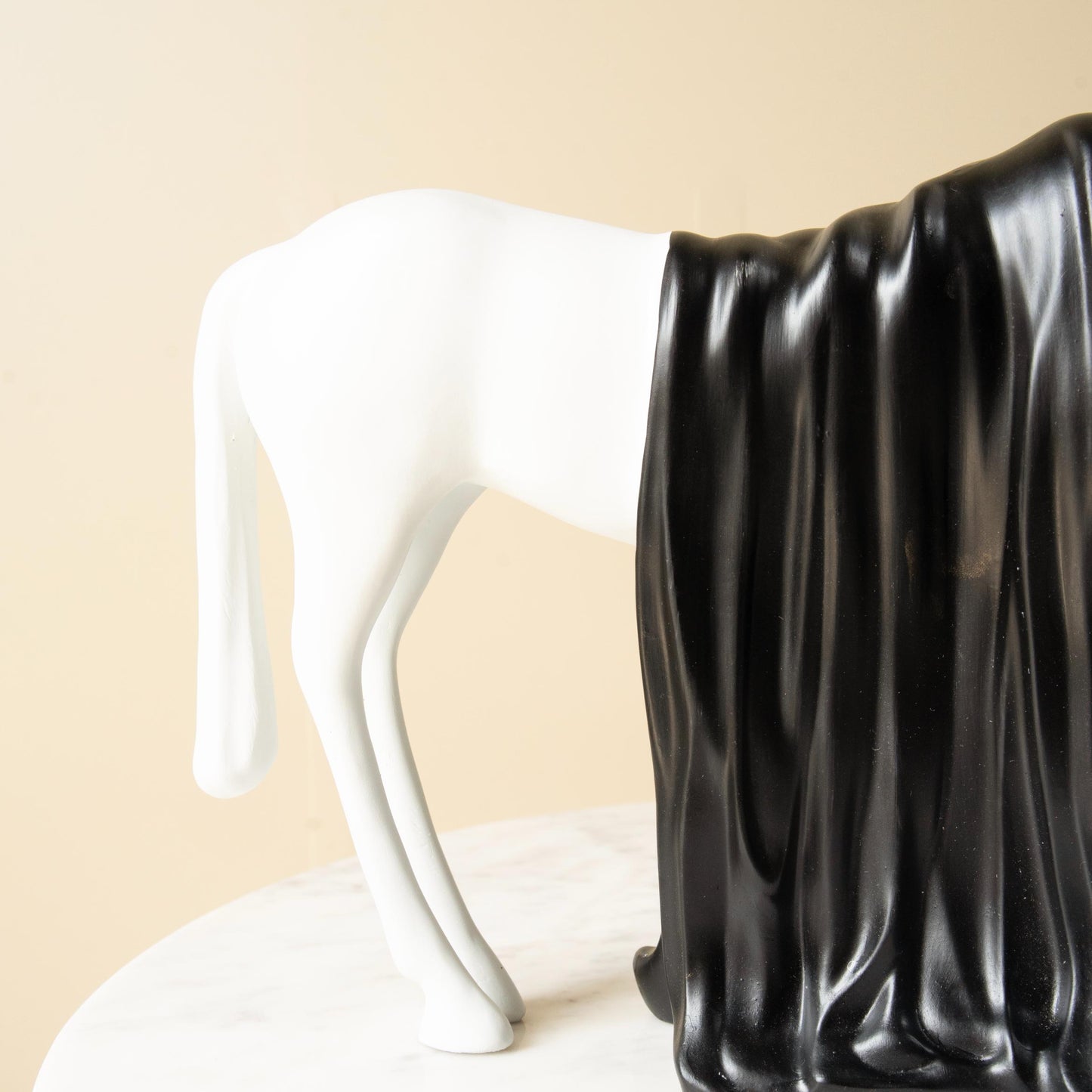 Elegant horse strands Decor piec