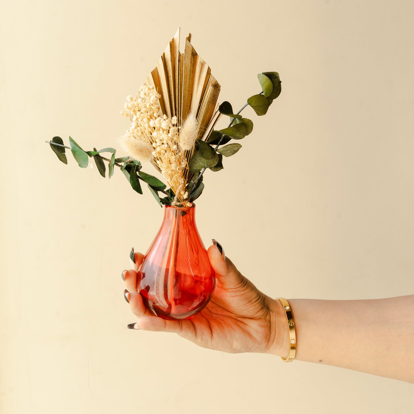 Glass Vase with dried flower bouquet