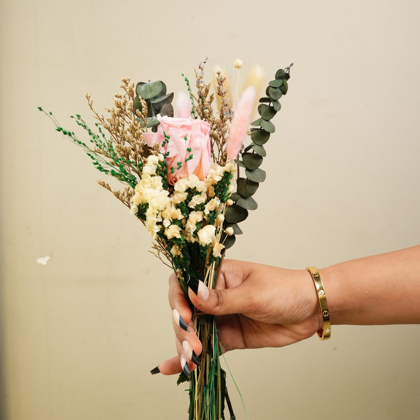 Preserved pink rose bouquet for gifting