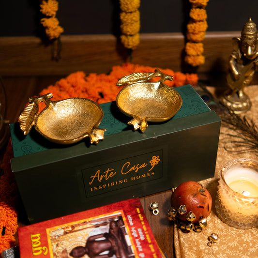 Pomegranate charm gift box
