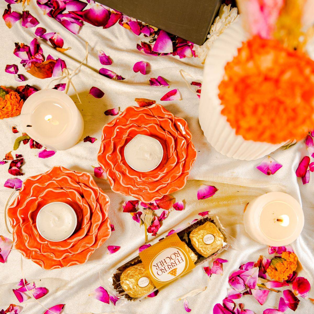 Snow White Gift box - https://artecasa.in/