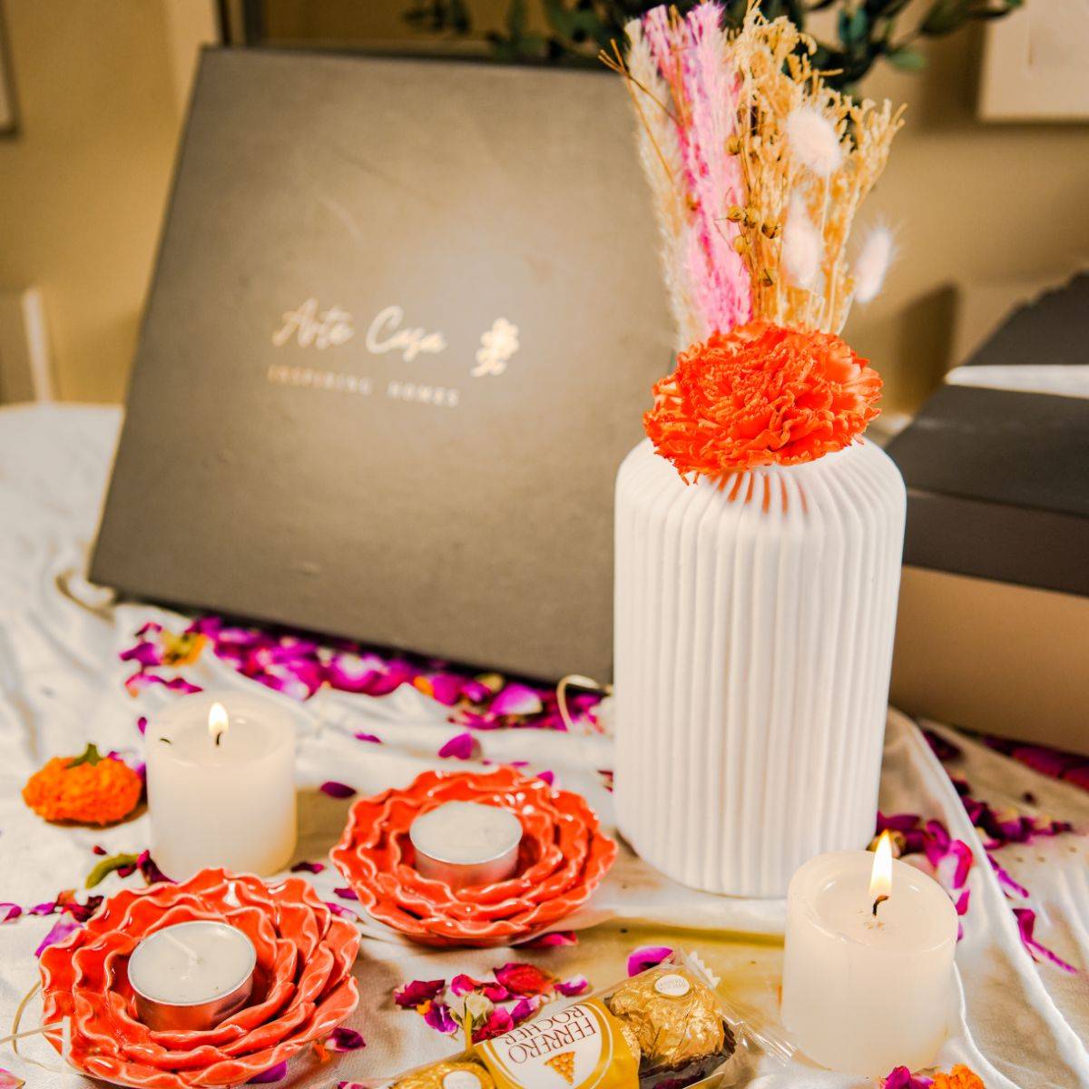 Snow White Gift box - https://artecasa.in/