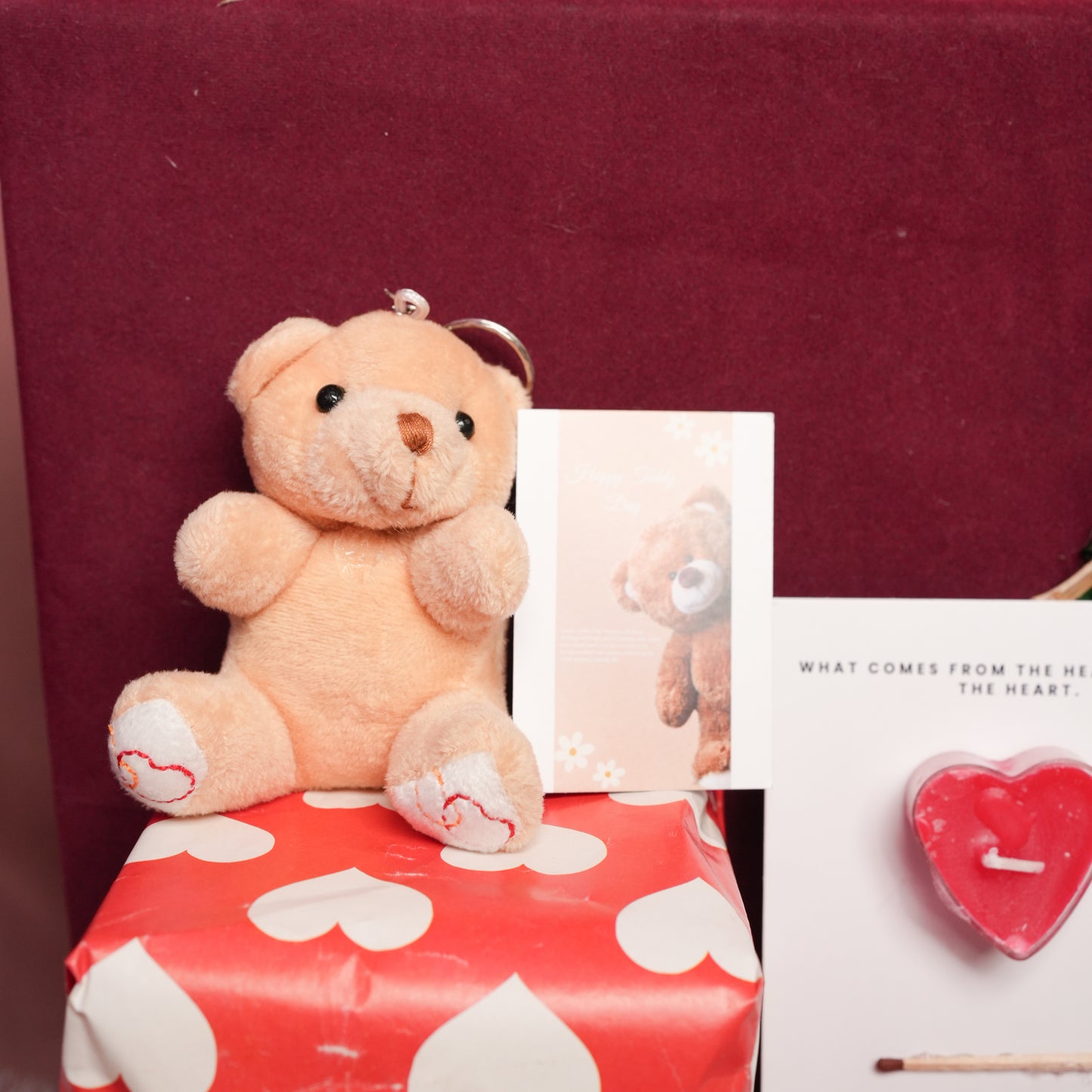 Perfect Valentine Gift Box – 7 Days of Love Hamper (Set of 8) | ArteCasa