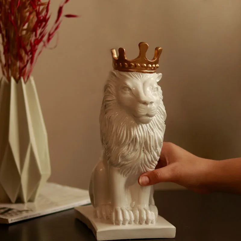 White Lion king sculpture