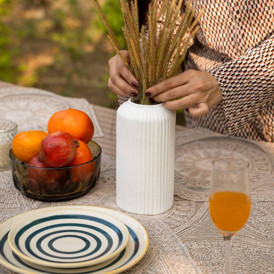 Snow White vase with Rustic grass - https://artecasa.in/