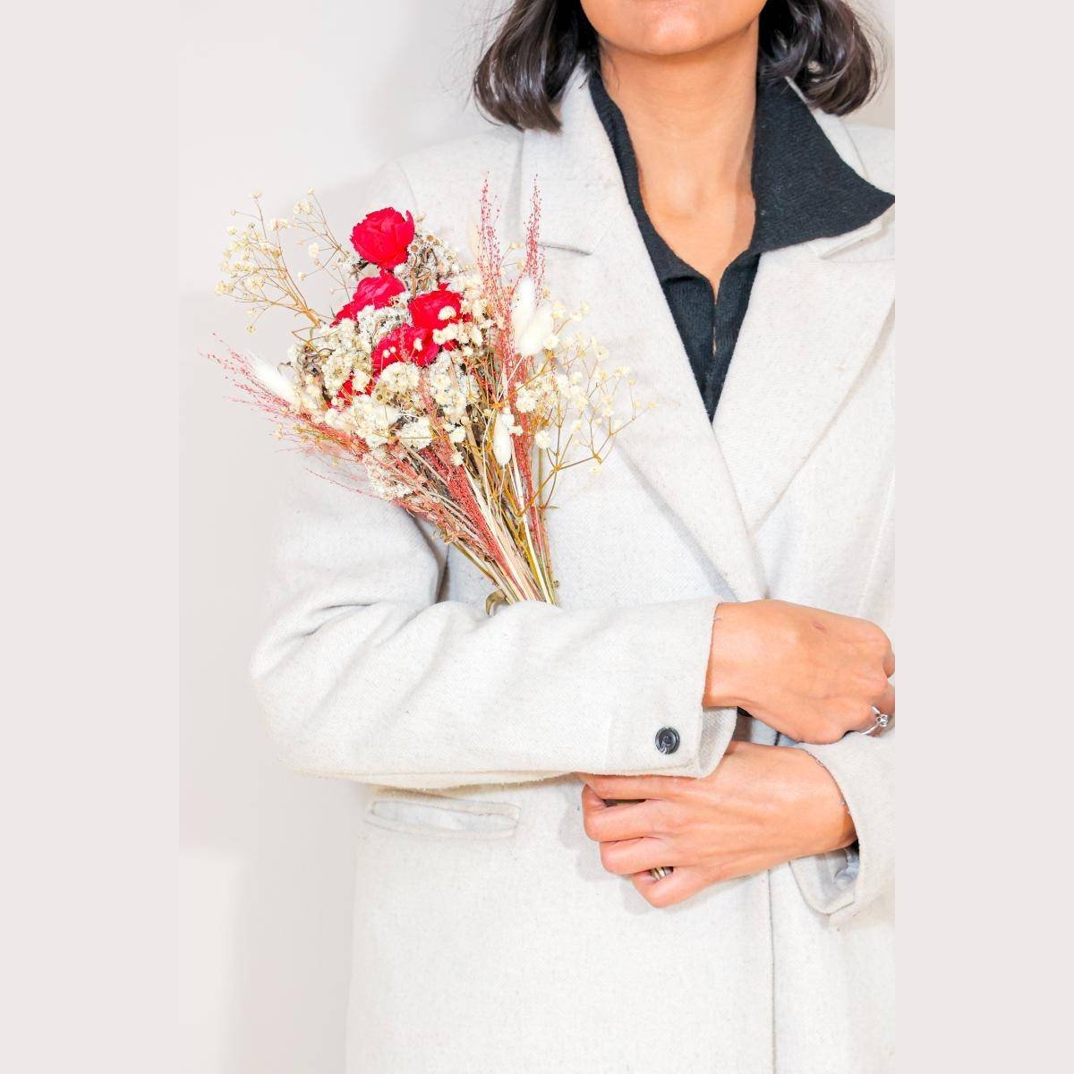 Romantic Essence Bunch - https://artecasa.in/