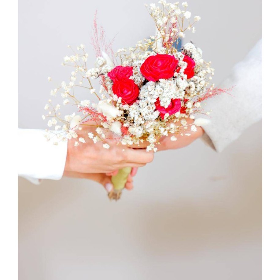 Romantic Essence Bunch - https://artecasa.in/