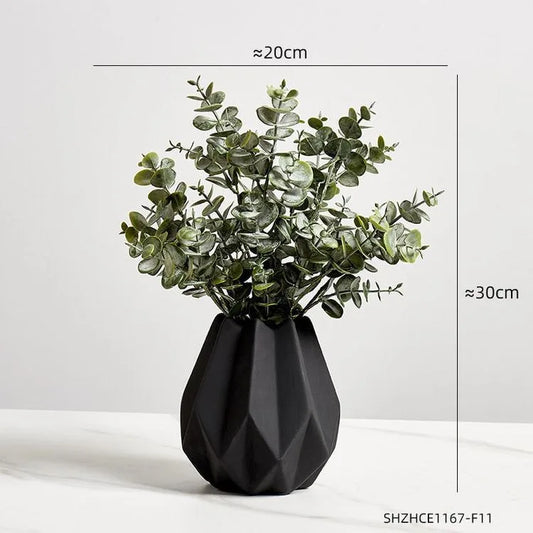 Geometrical vase-Black - https://artecasa.in/