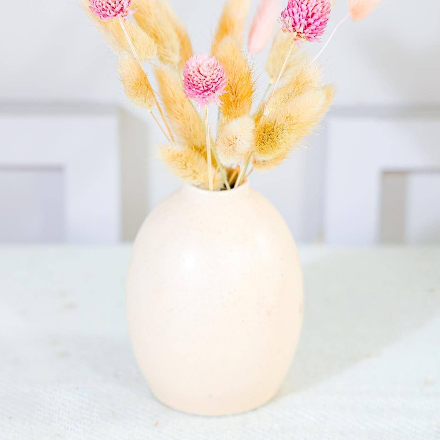 Belly vase with heavenly bunch