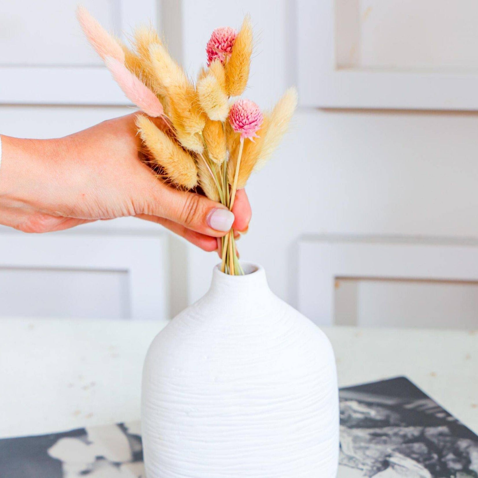 Ceramic Ronda Lined vase with garden bunch