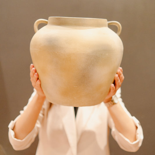 Timeless Grace Vase Elegant Decorative Vase for Modern Home Décor